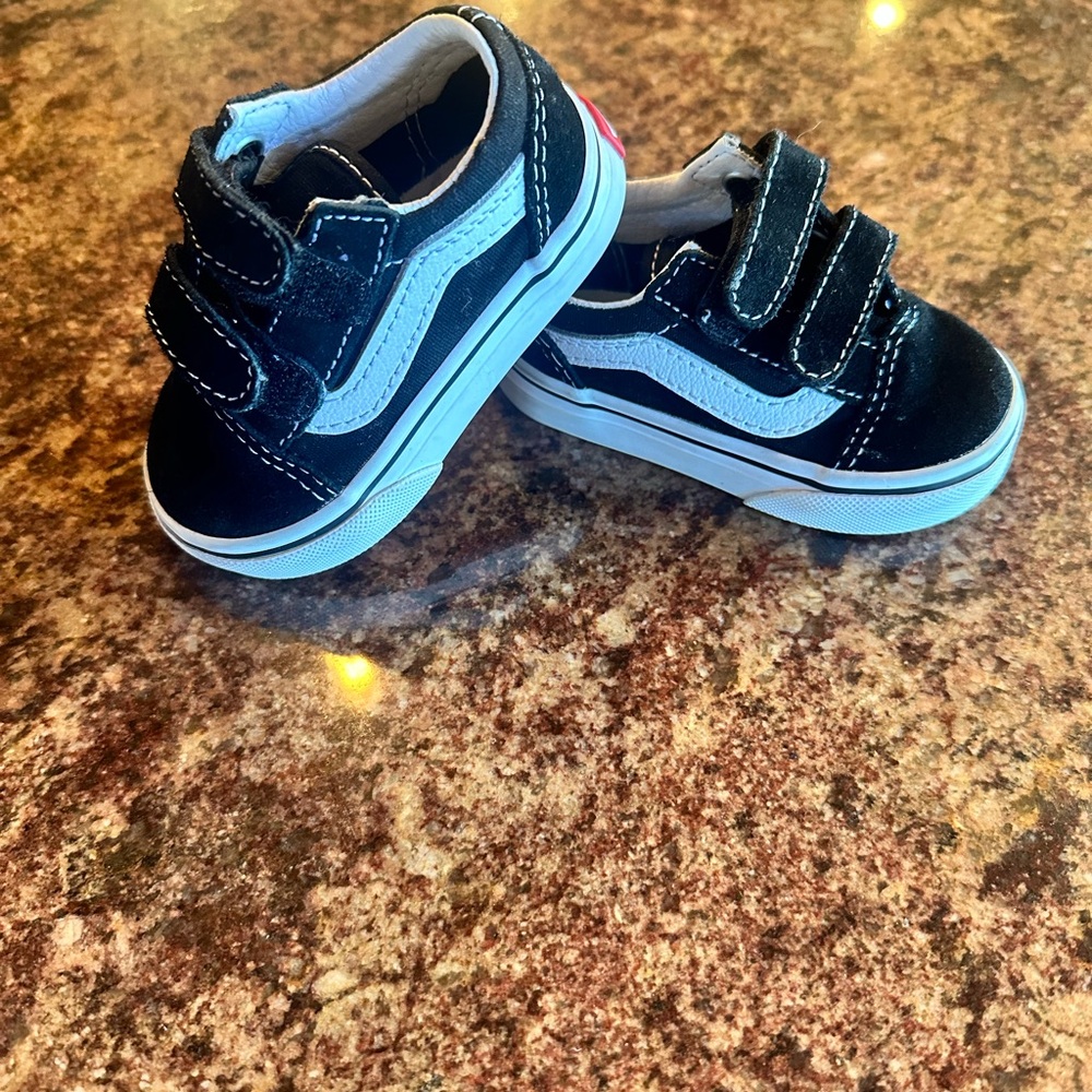 Vans Toddler Old Skool Black and White Velcro Sneakers